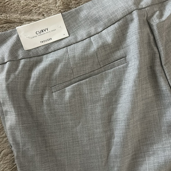 Women’s dress pants/trousers. Grey, Curvy through hip and thigh. Size 14 - Picture 5 of 8